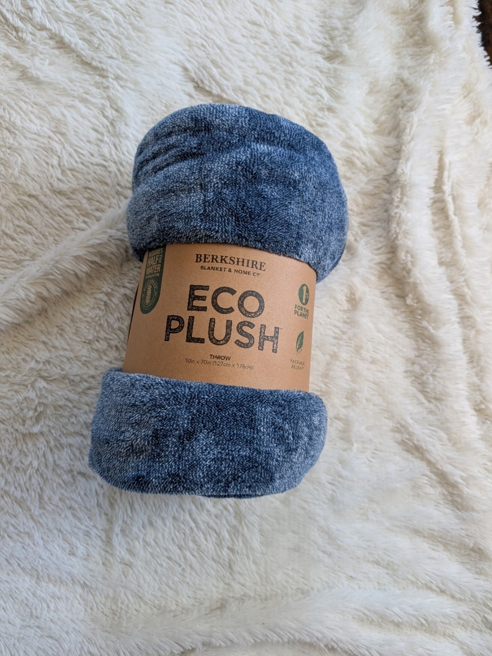 Berkshire Eco Plush Blue Throw Blanket 50" X 70" Brand New